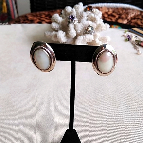 STERLING & MOP EARRING'S - Picture 5 of 7